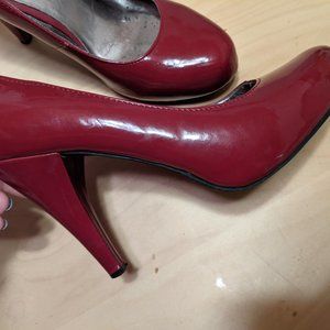 Burgundy Steve Madden used High heels